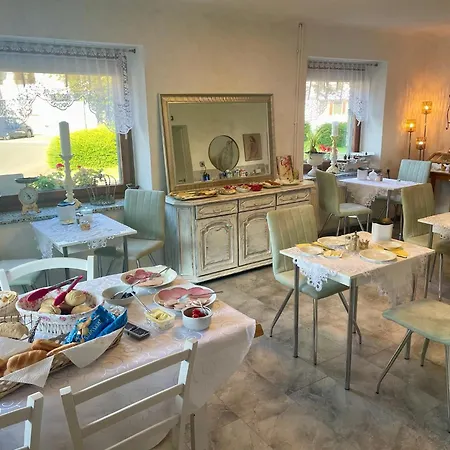 לינה וארוחת בוקר Woelkchen זימראת'